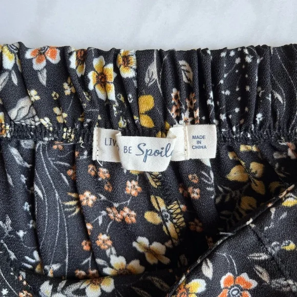 Live to be Spoiled Two Piece Set - Picture 10 of 11